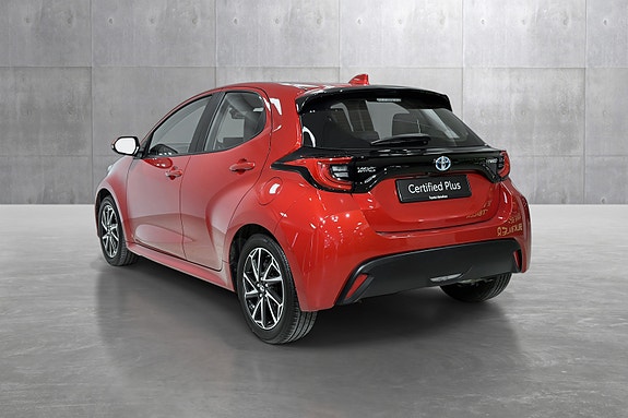 Toyota Yaris 3 of 5