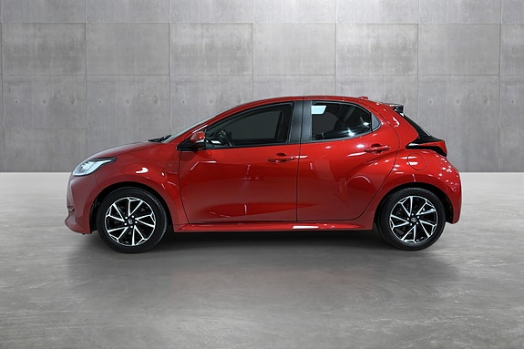 Toyota Yaris 2 of 5