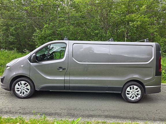Opel Vivaro 4 of 5