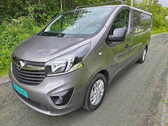 Opel Vivaro 2 of 5