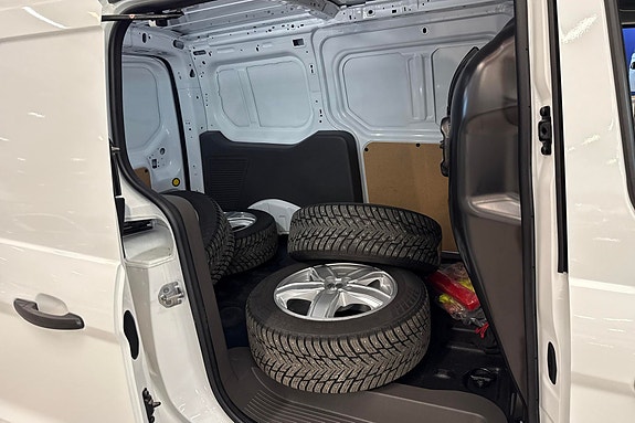 Ford Transit Connect 18 of 19