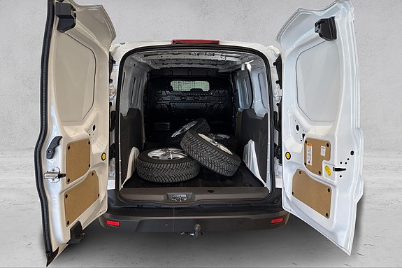 Ford Transit Connect 17 of 19