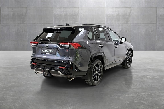 Toyota RAV4 Plug-in Hybrid 5 of 5