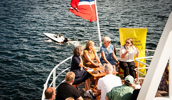 Museumsforbundet arrangerer faglige debatter, panelsamtaler og møteplasser for sektoren, her under Arendalsuka.
