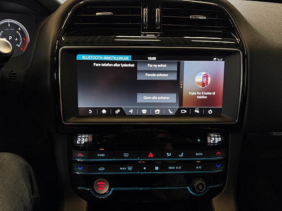 Jaguar F-PACE 25 of 30