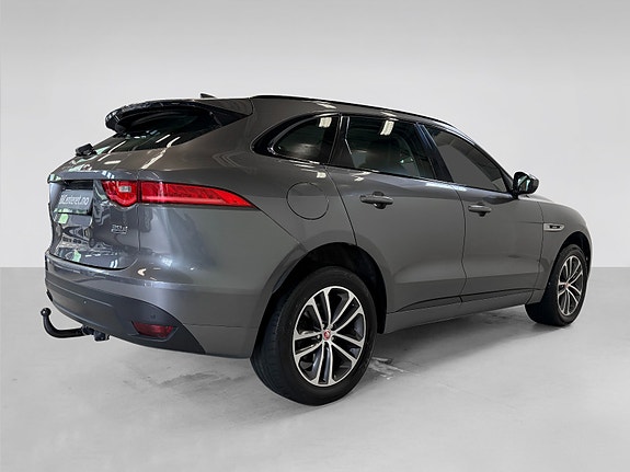 Jaguar F-PACE 6 of 30