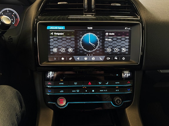 Jaguar F-PACE 26 of 30