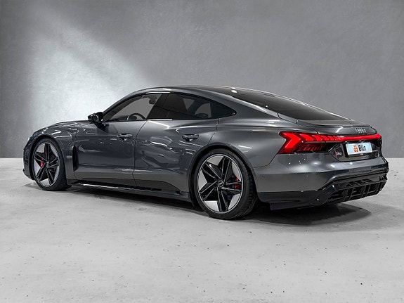 Audi e-tron GT RS 3 of 5