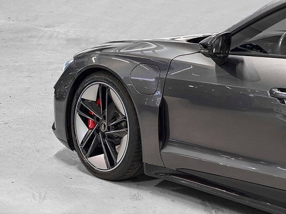Audi e-tron GT RS 4 of 5