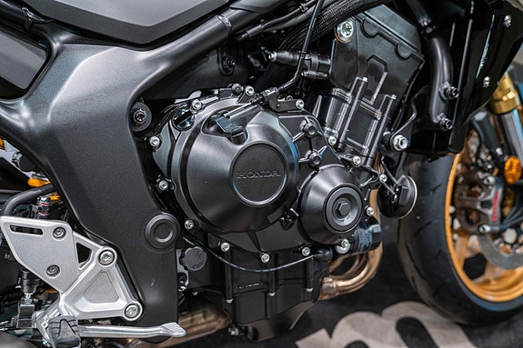 Honda CB1000 Hornet SP - AGM Edition med eksos og skiltbrakett! 7 of 24