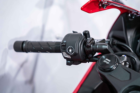 Honda CBR650R - Kun en igjen på lager! 13 of 16