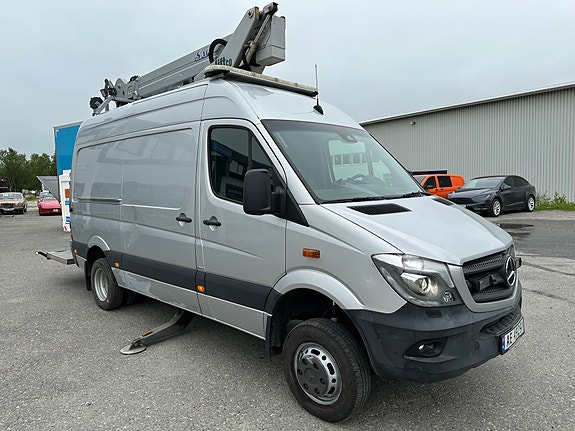 Mercedes-Benz SPRINTER 4X4 PERSONLIFT 2 of 29