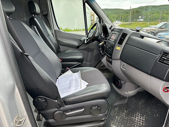Mercedes-Benz SPRINTER 4X4 PERSONLIFT 4 of 29