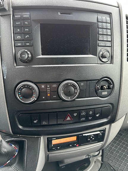 Mercedes-Benz SPRINTER 4X4 PERSONLIFT 28 of 29