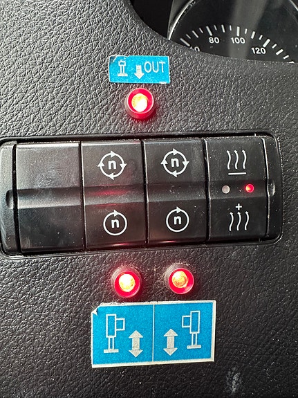 Mercedes-Benz SPRINTER 4X4 PERSONLIFT 26 of 29