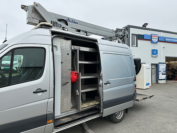 Mercedes-Benz SPRINTER 4X4 PERSONLIFT 3 of 29