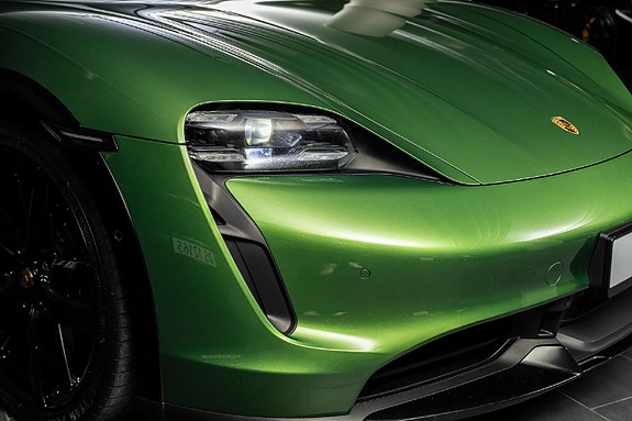 Porsche Taycan Cross Turismo 7 of 30