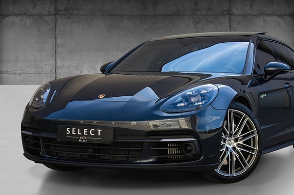 Porsche Panamera 4 of 5