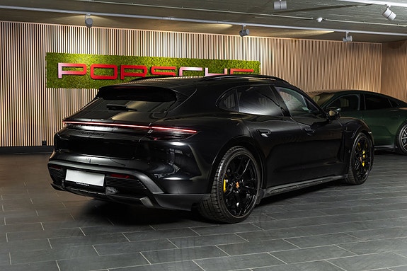 Porsche Taycan Cross Turismo 7 of 29