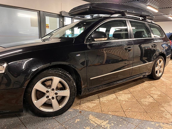 Volkswagen Passat 2 of 5