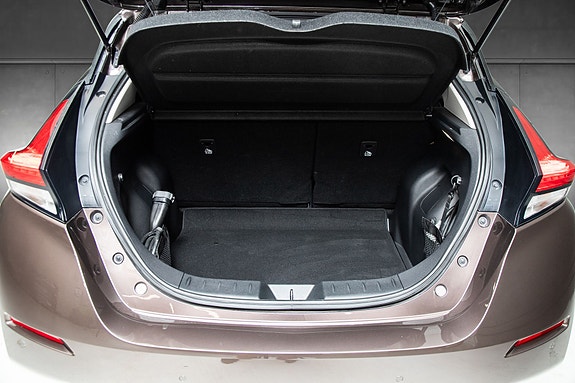 Nissan Leaf 11 of 24