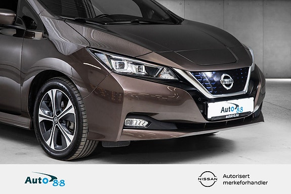 Nissan Leaf 3 of 24