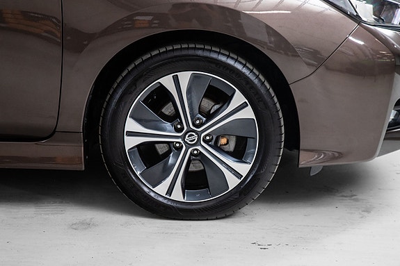 Nissan Leaf 7 of 24