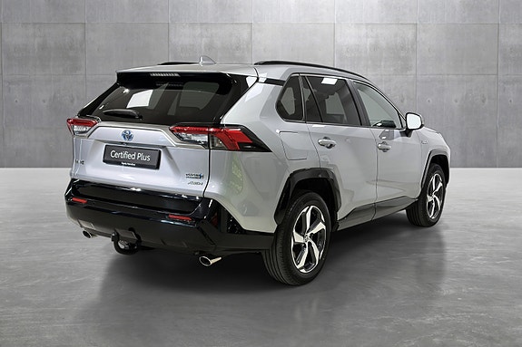 Toyota RAV4 Plug-in Hybrid 5 of 5