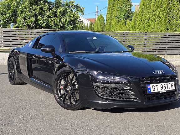 Audi R8 2 of 5
