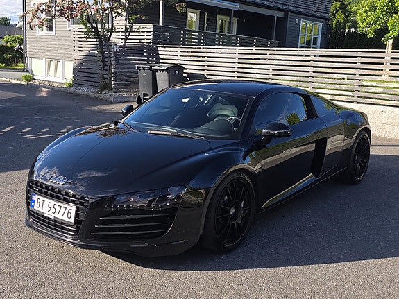 Audi R8 4 of 5