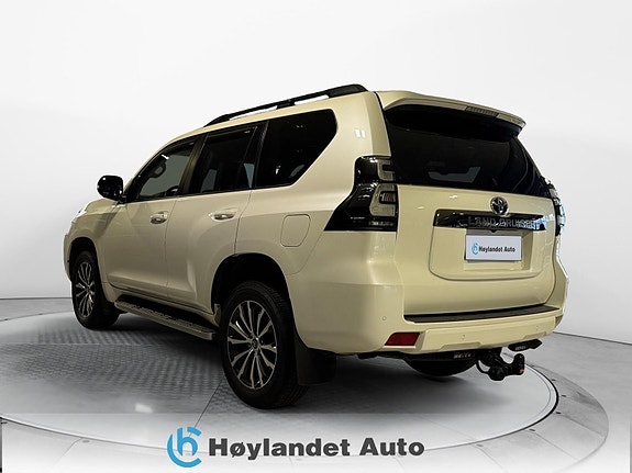 Toyota Land Cruiser 5 of 5