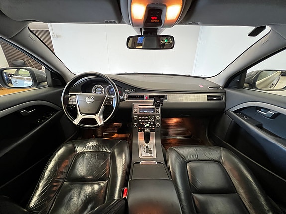 Volvo XC70 13 of 30
