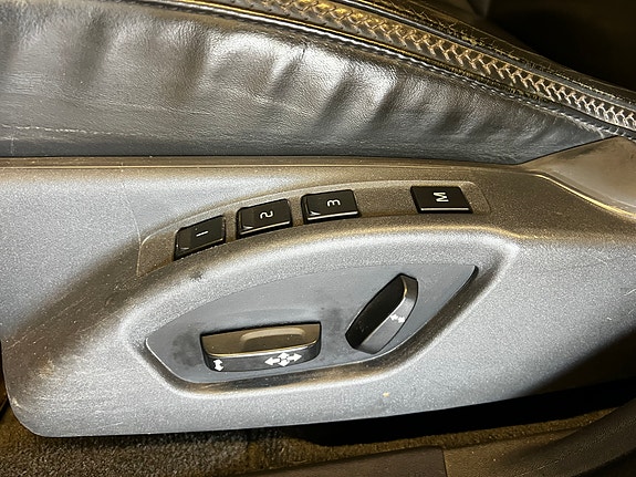 Volvo XC70 23 of 30