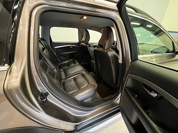 Volvo XC70 21 of 30