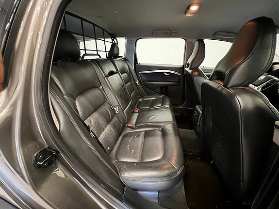 Volvo XC70 22 of 30