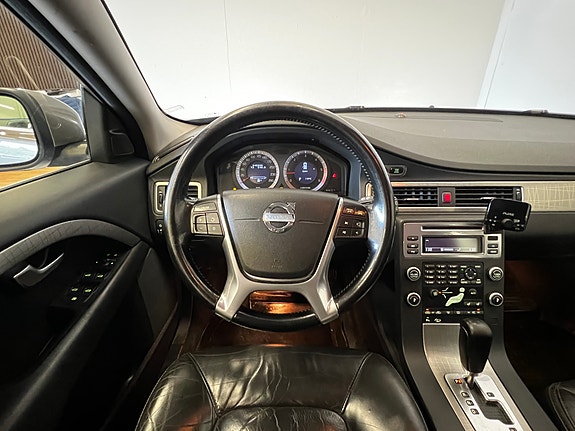 Volvo XC70 14 of 30