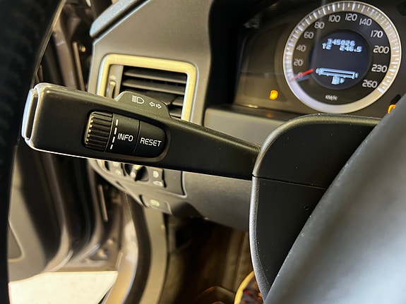 Volvo XC70 27 of 30