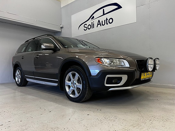 Volvo XC70 3 of 5