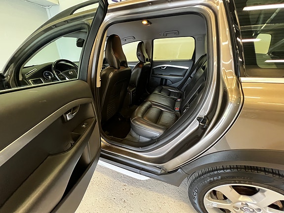 Volvo XC70 17 of 30