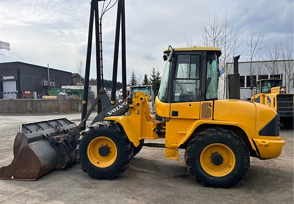 Volvo L45 3 of 5