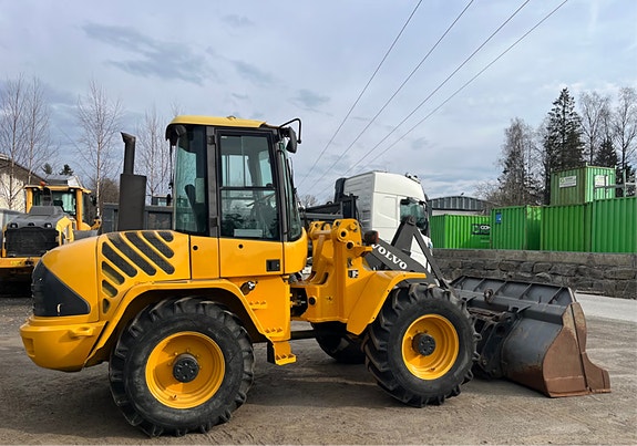 Volvo L45 4 of 5