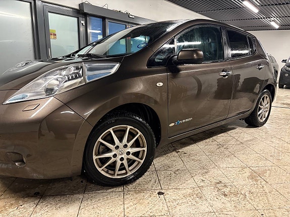 Nissan Leaf 2 of 5