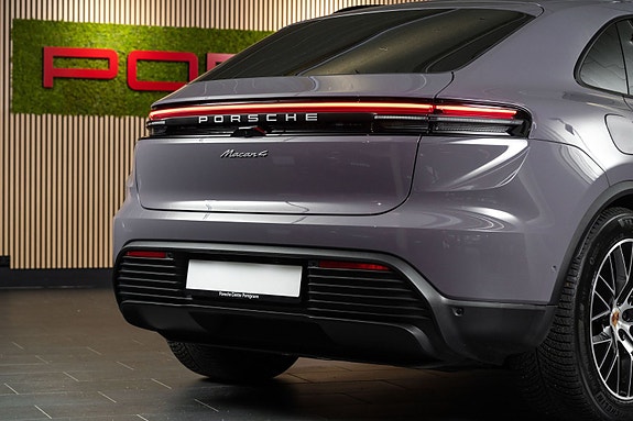 Porsche Macan 6 of 29