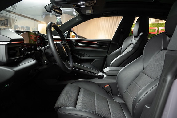 Porsche Macan 10 of 29