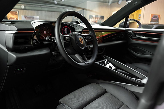 Porsche Macan 18 of 29