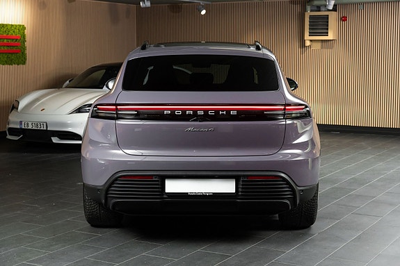 Porsche Macan 5 of 29