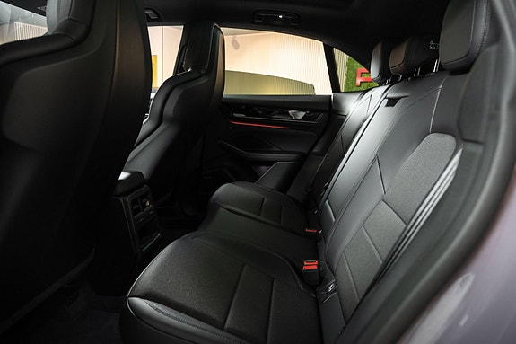 Porsche Macan 20 of 29