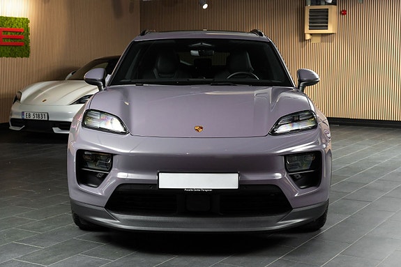 Porsche Macan 2 of 29