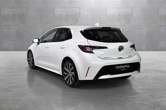 Toyota Corolla 3 of 5
