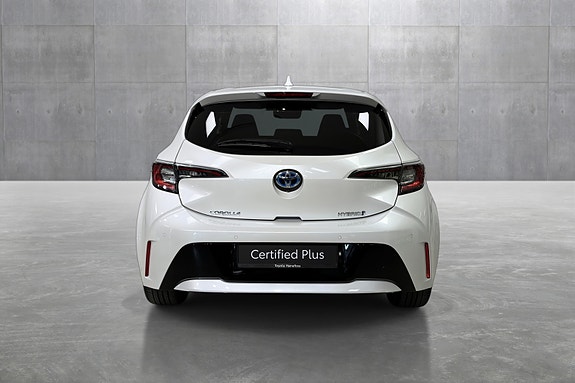 Toyota Corolla 4 of 5